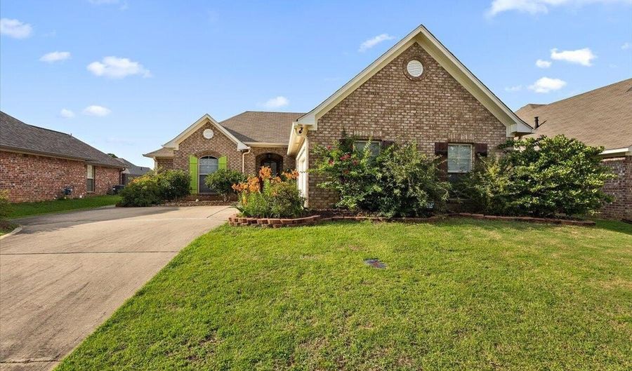 341 Austin Cir, Brandon, MS 39047 - 3 Beds, 2 Bath