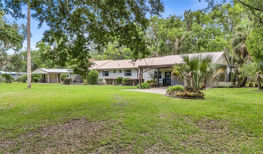 22308 BLUE CREEK LODGE Rd, Astor, FL 32102 - 3 Beds, 4 Bath