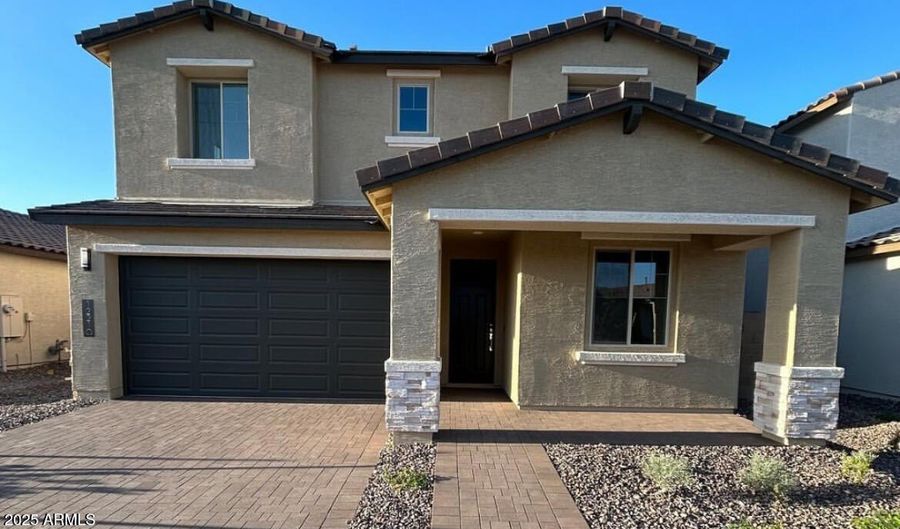 12210 W LEVI Dr, Avondale, AZ 85323 - 5 Beds, 3 Bath