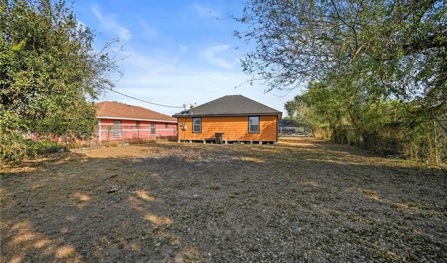 1823 N Oak St, Alton, TX 78573 - 2 Beds, 1 Bath