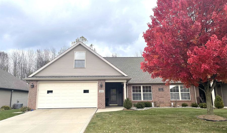 223 Coronet St, Angola, IN 46703 - 2 Beds, 2 Bath