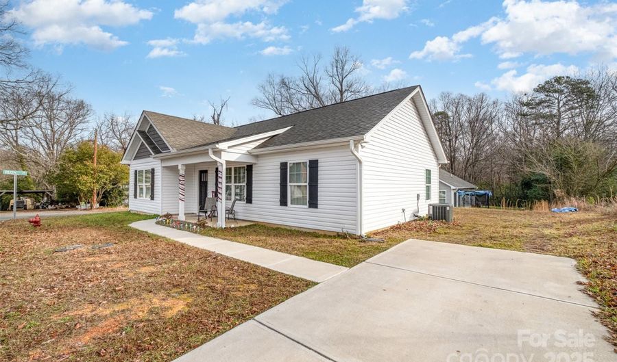 295 Colston St, Albemarle, NC 28001 - 3 Beds, 2 Bath