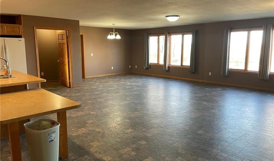 22600 700th Ave, Albert Lea, MN 56007 - 6 Beds, 4 Bath