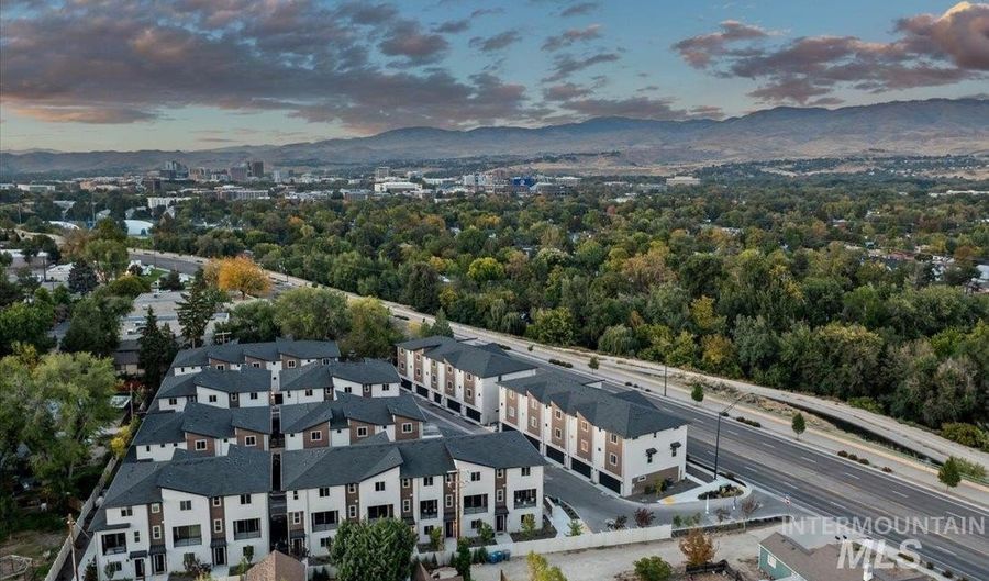 1721 S Rock View Ln, Boise, ID 83705 - 3 Beds, 4 Bath