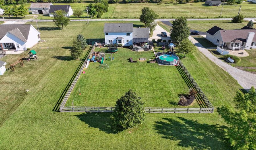 5231 Ashville-Fairfield Rd, Ashville, OH 43103 - 5 Beds, 3 Bath
