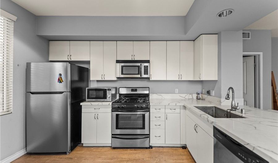 1801 E Katella 2063, Anaheim, CA 92805 - 3 Beds, 2 Bath