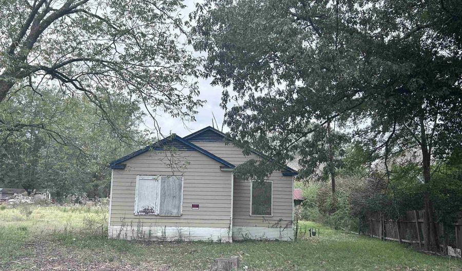 705 PLEASANT Dr, Bastrop, LA 71220 - 3 Beds, 1 Bath