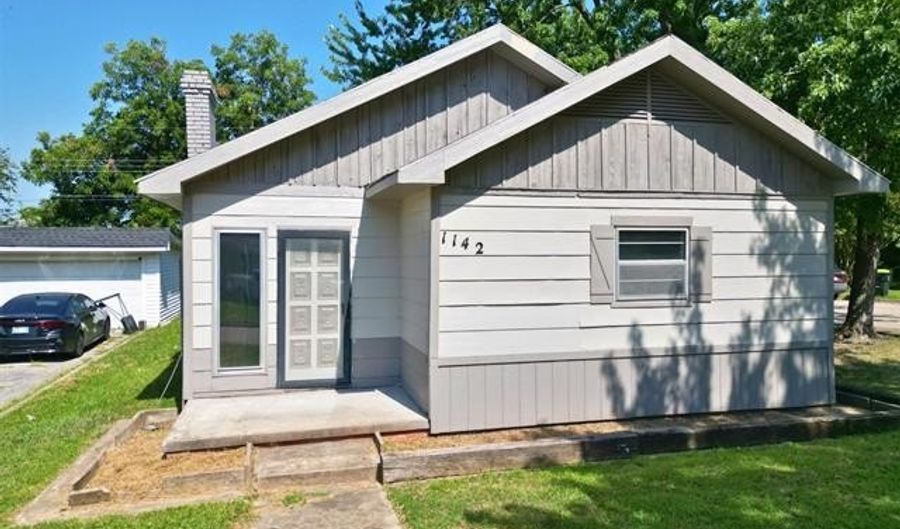 1142 S Stockton St, Ada, OK 74820 - 3 Beds, 1 Bath