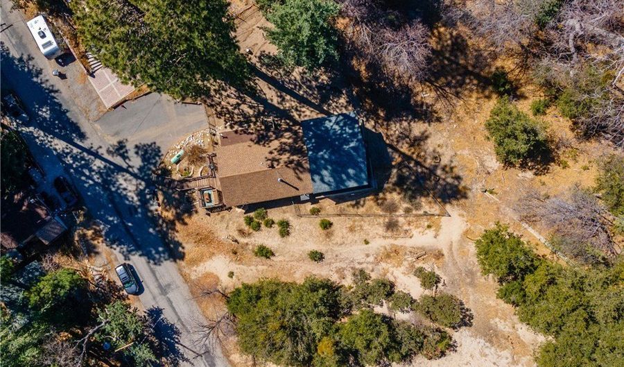 5958 Robin Oak Dr, Angelus Oaks, CA 92305 - 4 Beds, 3 Bath
