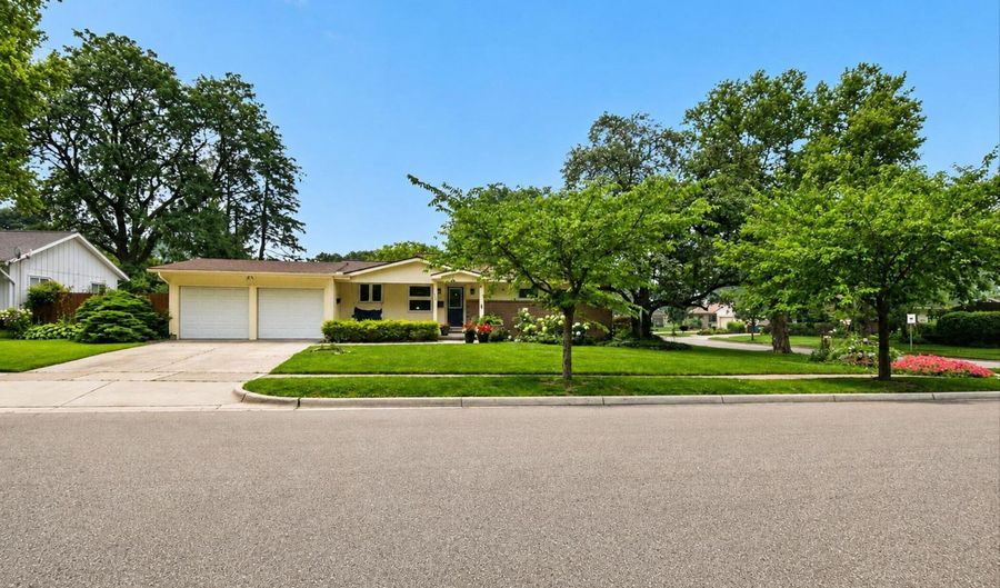 1531 Avondale Ave, Ann Arbor, MI 48103 - 4 Beds, 2 Bath