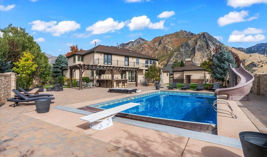 682 E HEALEY S, Alpine, UT 84004 - 7 Beds, 4 Bath