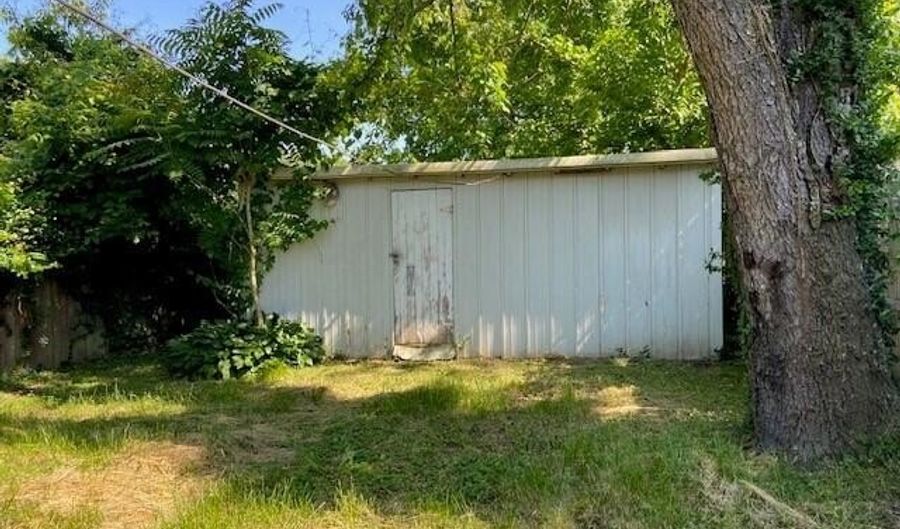 404 E Second St, Augusta, KY 41002 - 2 Beds, 1 Bath