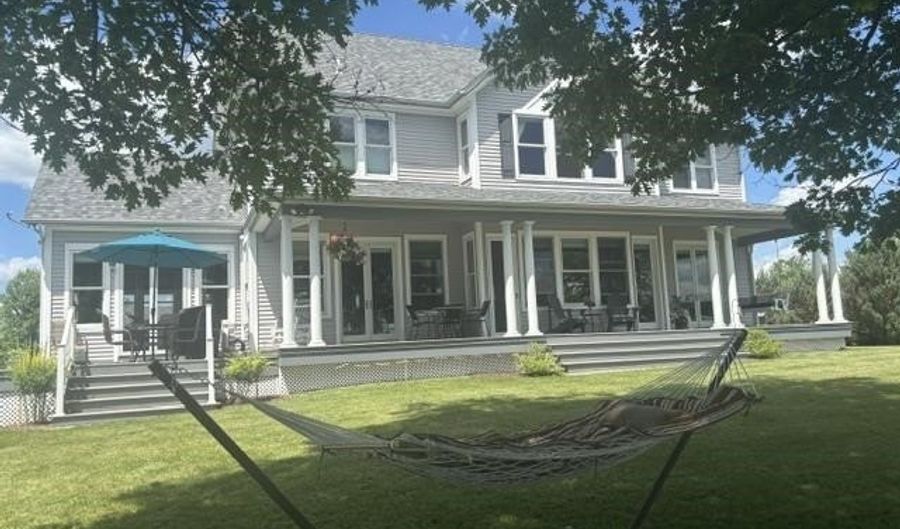 390 Wagner Point Rd, Alburgh, VT 05440 - 4 Beds, 3 Bath