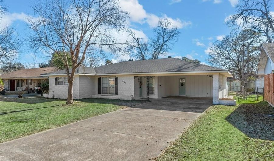 1321 E Washington St, Shreveport, LA 71104 - 3 Beds, 2 Bath