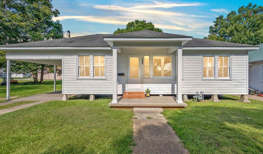 105 Donald Frederick Blvd, Abbeville, LA 70510 - 3 Beds, 2 Bath
