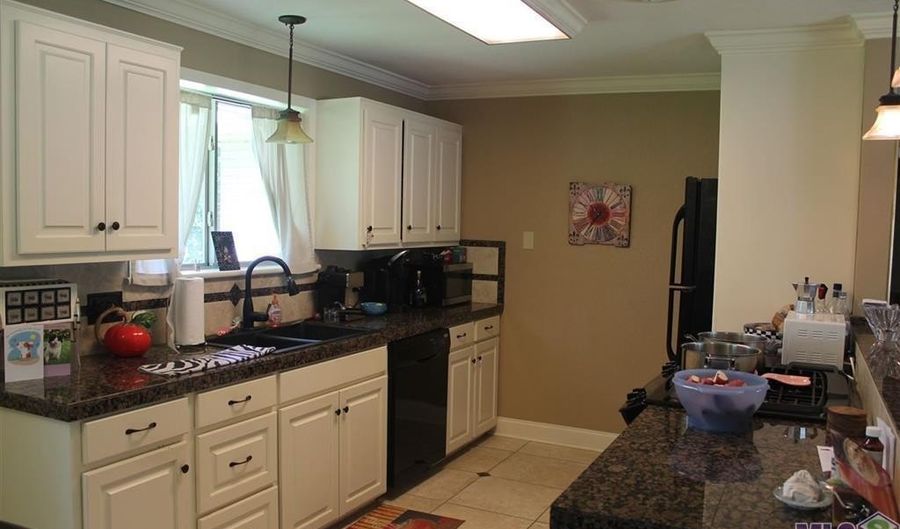 9448 Goodwood Blvd, Baton Rouge, LA 70815 - 3 Beds, 2 Bath