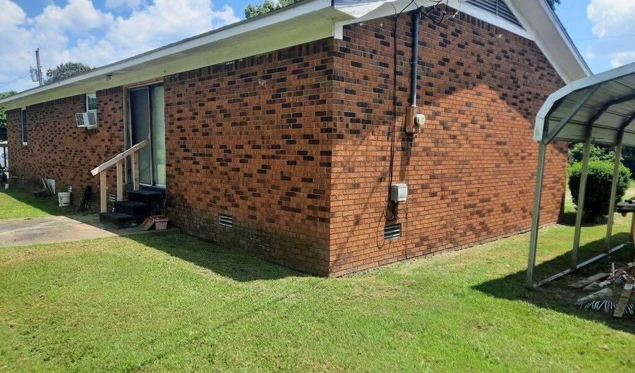 1215 Jax Rd, Atwood, TN 38220 - 3 Beds, 3 Bath