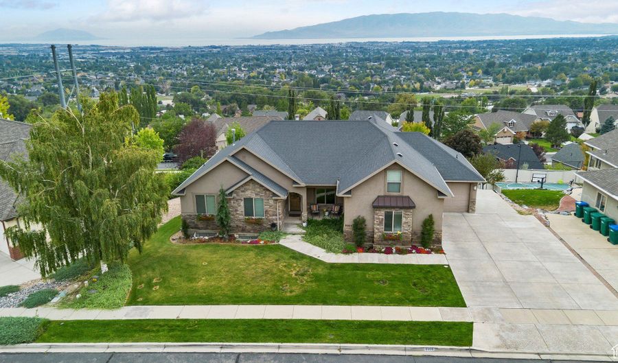 8905 N PINE HOLLOW Dr, Cedar Hills, UT 84062 - 6 Beds, 4 Bath