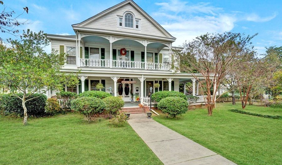 506 N Main St, Abbeville, SC 29620 - 6 Beds, 5 Bath