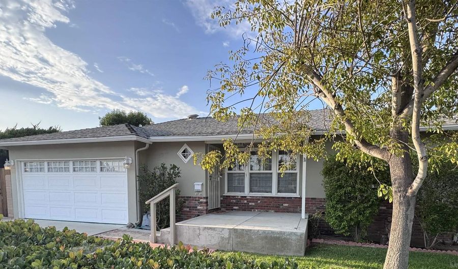7310 Waite Dr, La Mesa, CA 91941 - 2 Beds, 3 Bath
