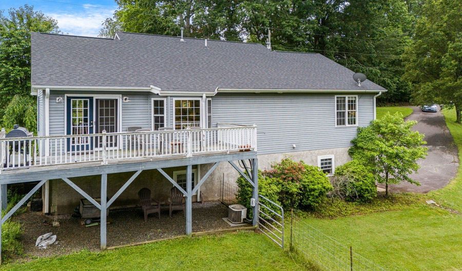 14 H G Buckner Meadows Rd, Alexander, NC 28701 - 3 Beds, 3 Bath
