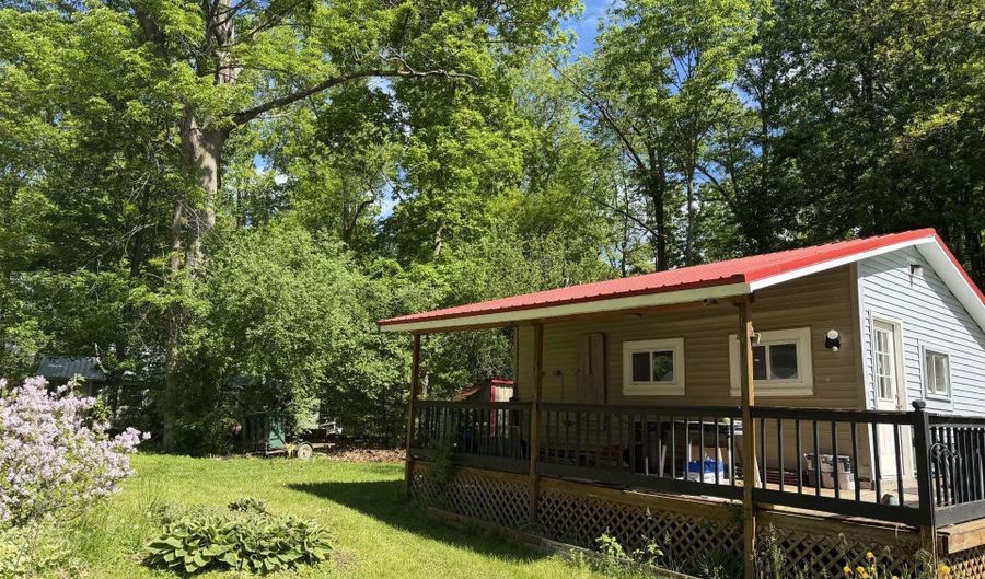 36 Island Dr, Bridport, VT 05734 - 2 Beds, 1 Bath