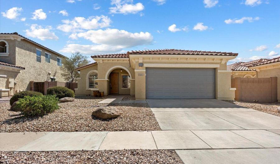 949 E INDIAN WELLS Pl, Chandler, AZ 85249 - 4 Beds, 2 Bath