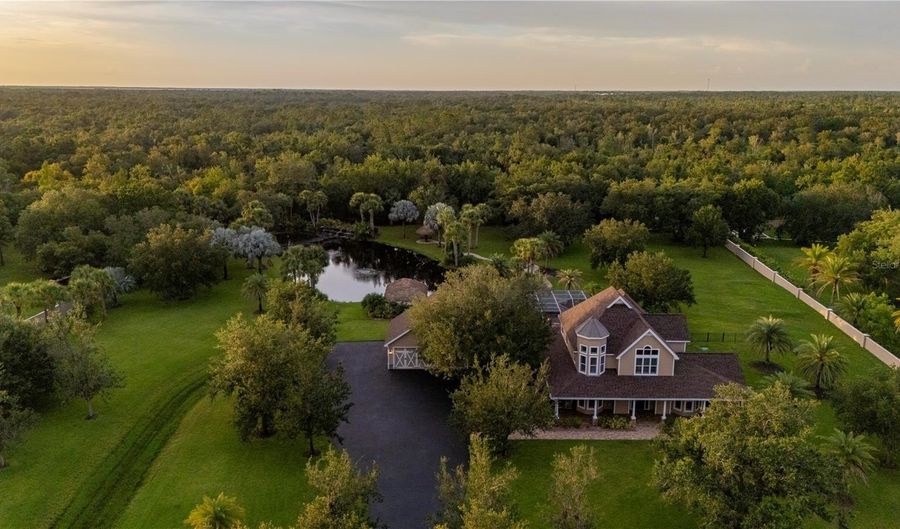 9990 SW PEACE RIVER St, Arcadia, FL 34269 - 5 Beds, 5 Bath