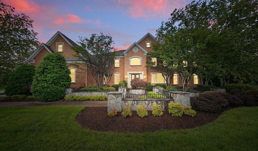 43582 OLD KINDERHOOK Dr, Ashburn, VA 20147 - 5 Beds, 7 Bath