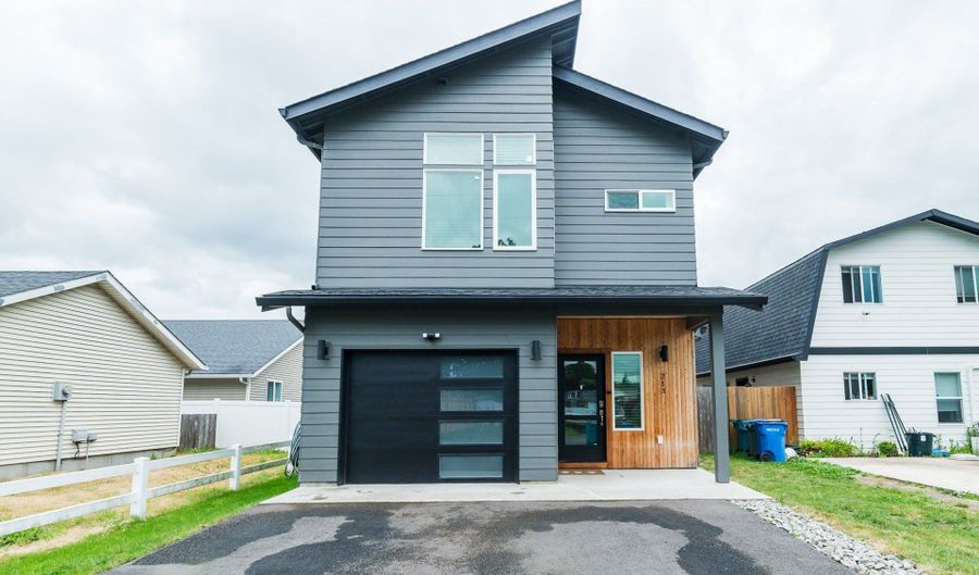 213 SE 1ST Ave, Battle Ground, WA 98604 - 3 Beds, 3 Bath