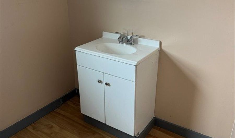 162 E Archwood Ave, Akron, OH 44301 - 4 Beds, 1 Bath