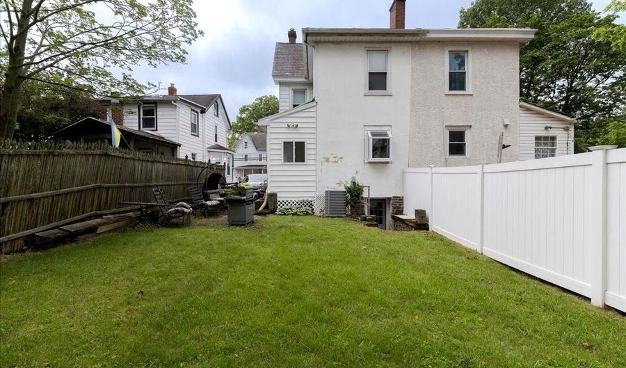 1933 SUSQUEHANNA Rd, Abington, PA 19001 - 4 Beds, 3 Bath