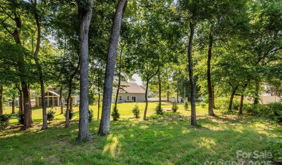 3943 Sky Dr, Charlotte, NC 28226 - 4 Beds, 3 Bath