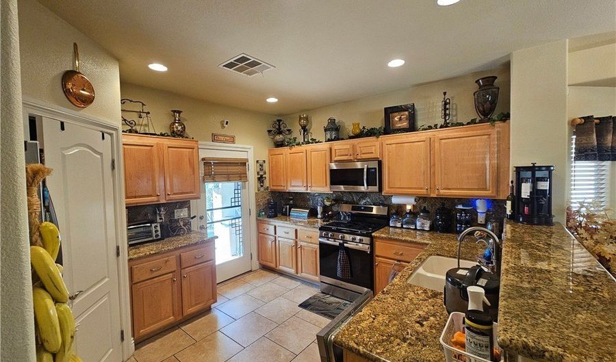 2691 Benton Cove St, Laughlin, NV 89029 - 4 Beds, 3 Bath