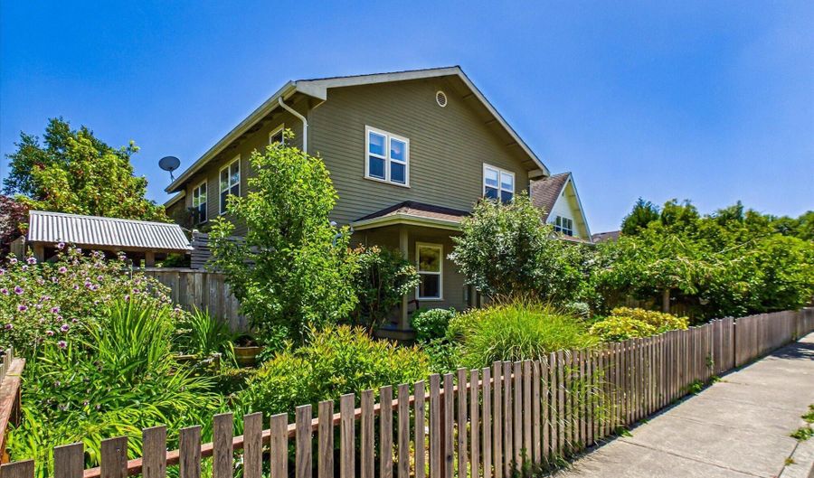 2966 Janes Creek Dr, Arcata, CA 95521 - 4 Beds, 3 Bath