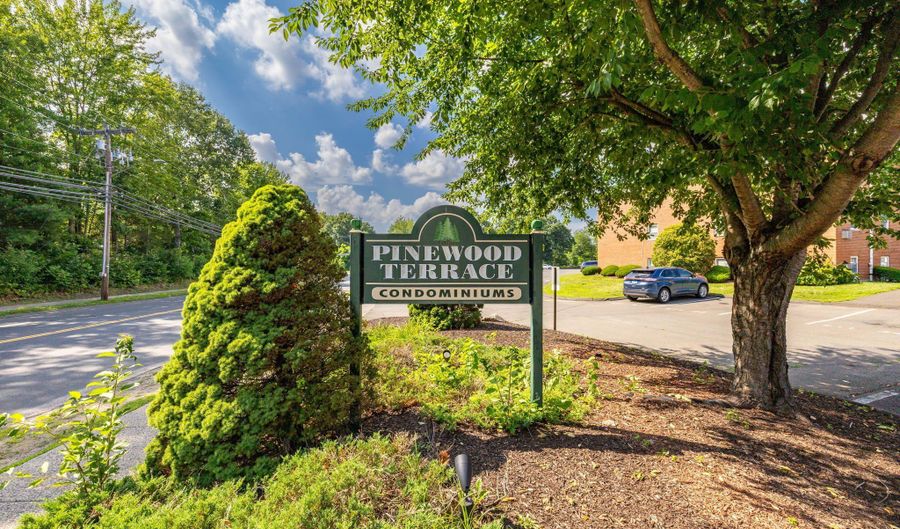 515 Emmett St 13, Bristol, CT 06010 - 2 Beds, 1 Bath