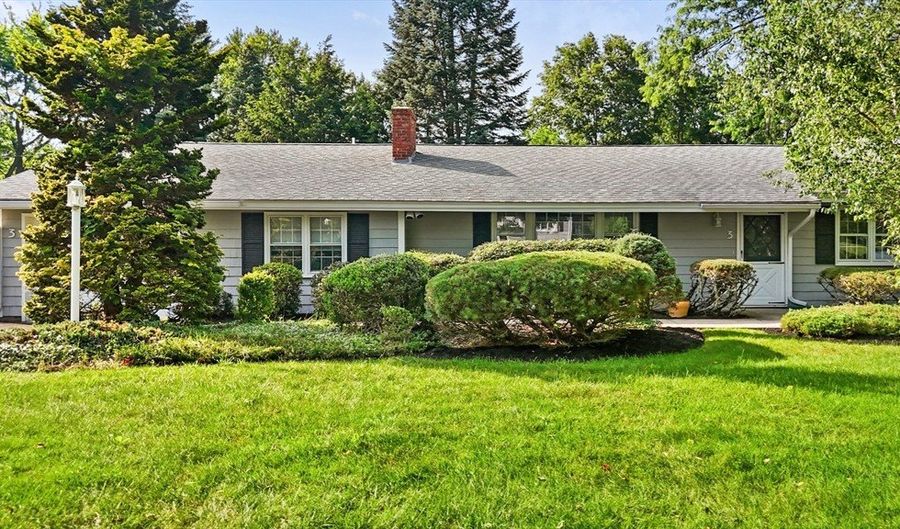 3 Hickory Ln, Andover, MA 01810 - 4 Beds, 3 Bath