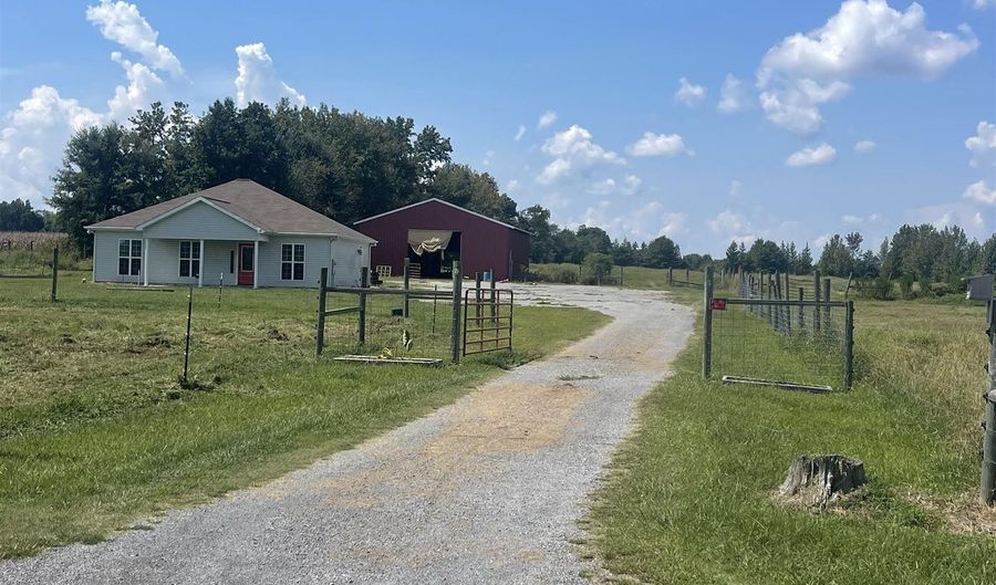 16613 Parker Rd, Athens, AL 35611 - 2 Beds, 2 Bath