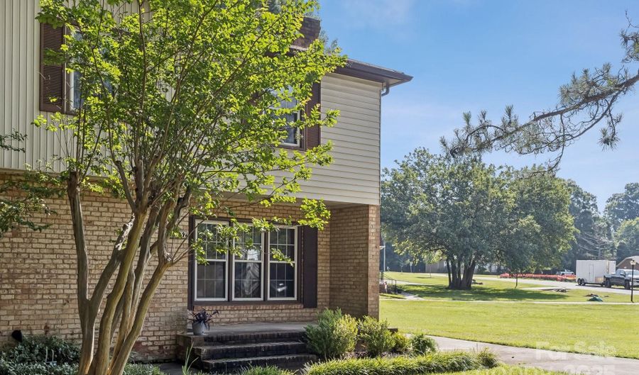 4537 Swan Meadow Ln, Charlotte, NC 28226 - 3 Beds, 3 Bath