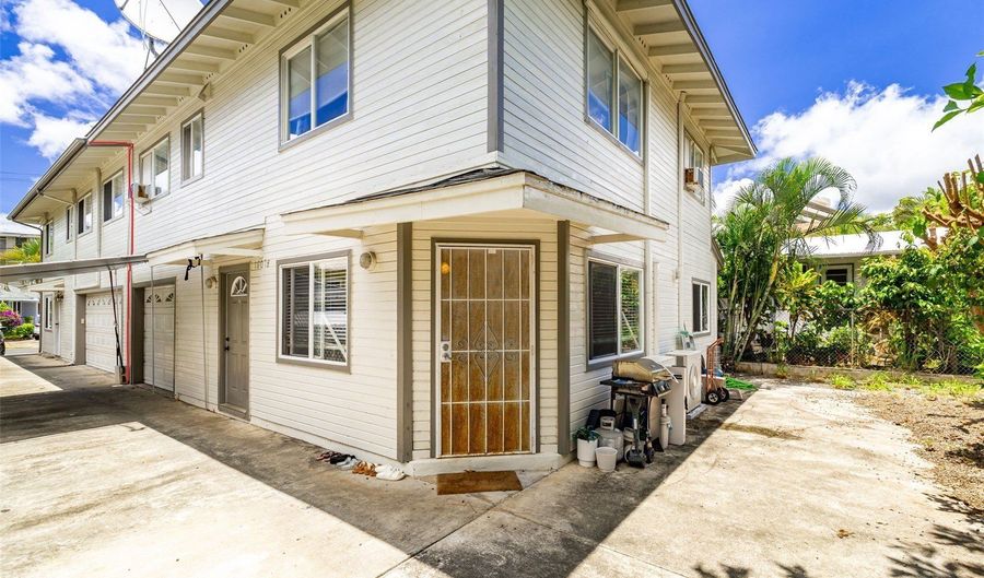1607 Makiki St B, Honolulu, HI 96822 - 5 Beds, 3 Bath