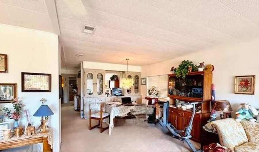 8975 Lawrence Welk Dr 157, Escondido, CA 92026 - 2 Beds, 2 Bath