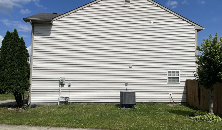 1503 Quinlan Ct, Indianapolis, IN 46217 - 3 Beds, 3 Bath