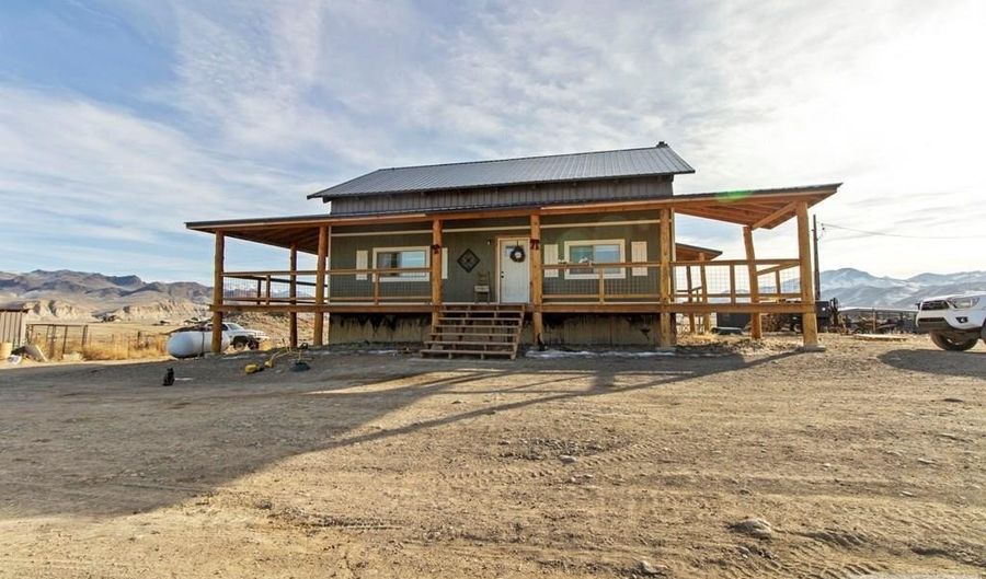 699 Stephens Rd, Challis, ID 83226 - 4 Beds, 3 Bath