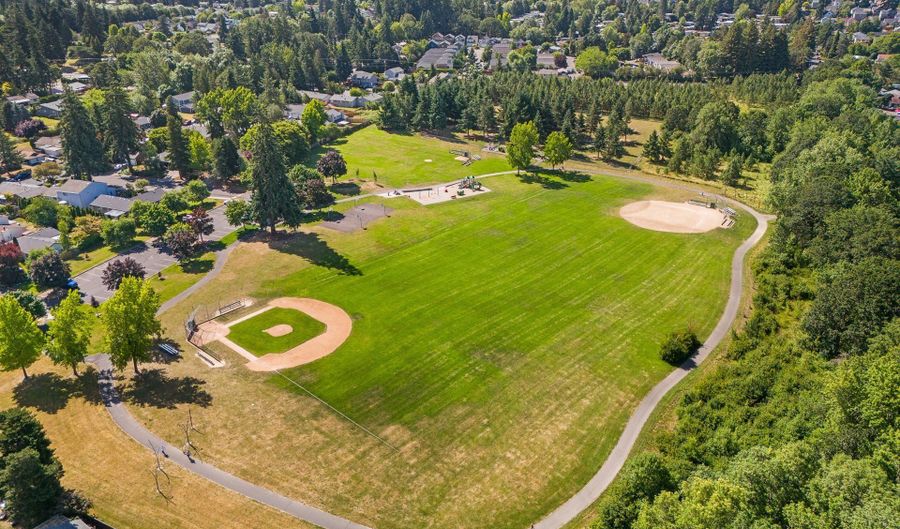 19370 SW MURPHY St, Beaverton, OR 97078 - 3 Beds, 2 Bath