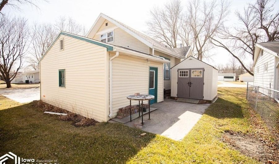 511 E South St, Algona, IA 50511 - 3 Beds, 2 Bath