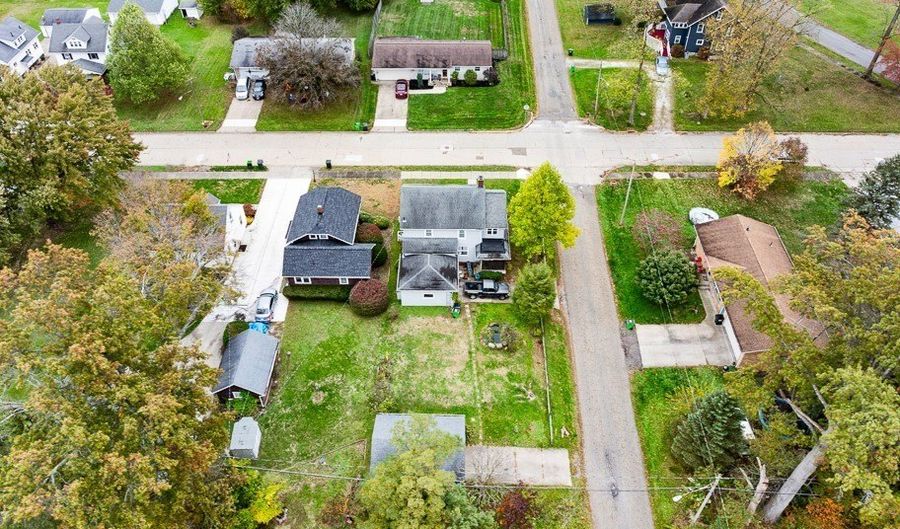 2195 Blenheim Ave, Alliance, OH 44601 - 3 Beds, 3 Bath