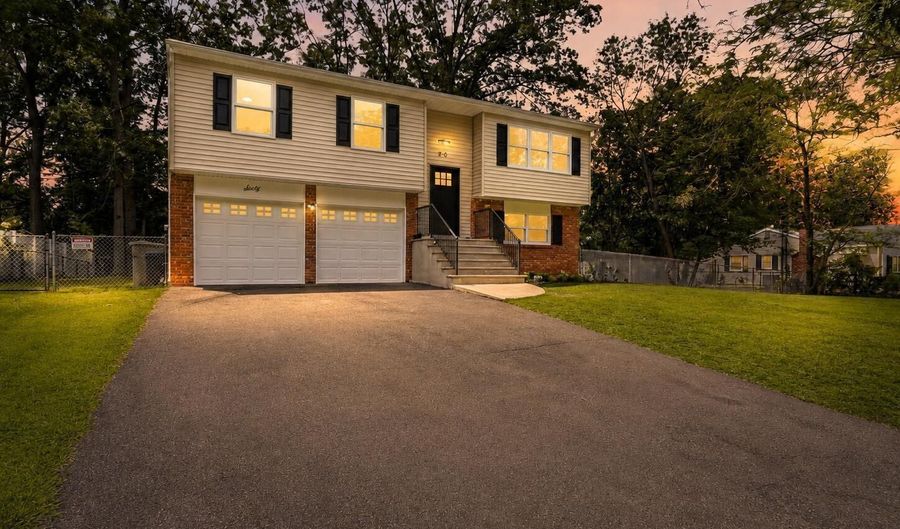 60 Woodland Rd, Bayville, NJ 08721 - 4 Beds, 2 Bath