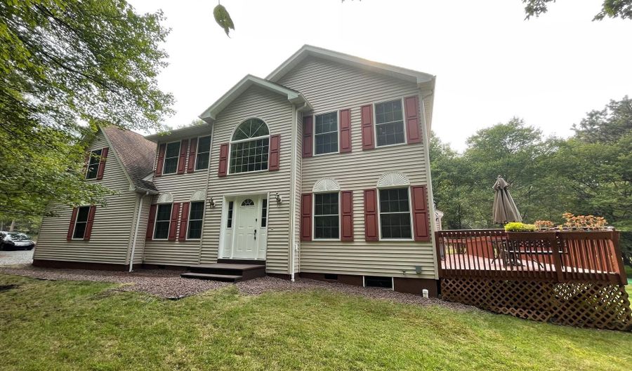 76 Parker Trl, Albrightsville, PA 18210 - 4 Beds, 3 Bath