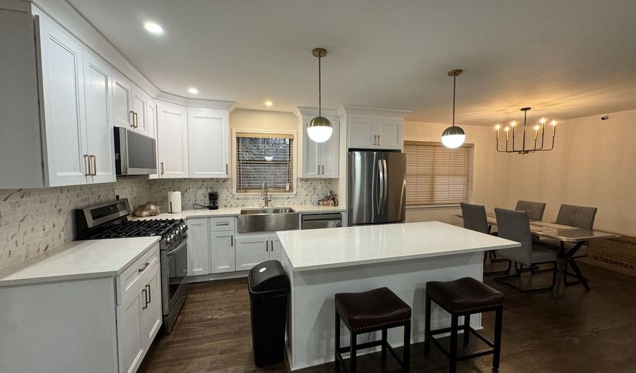 2691 Westchester Dr, Atlanta, GA 30344 - 3 Beds, 3 Bath