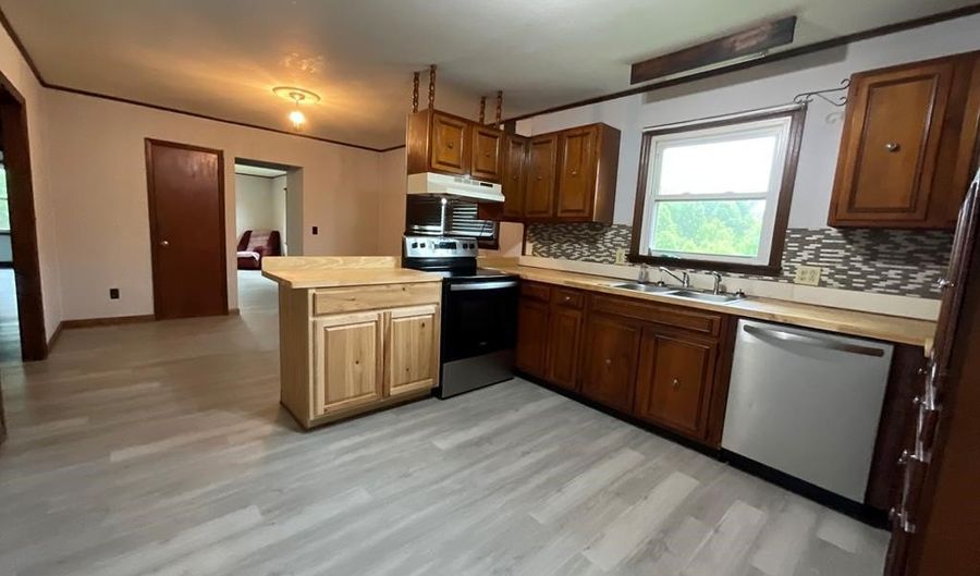 863 Willis Gap Rd, Ararat, VA 24053 - 3 Beds, 2 Bath